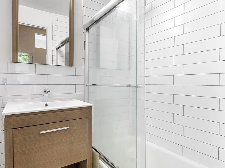 309 W 29th St #2F — Photo 9