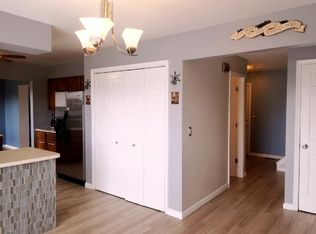 959 Sheffer Rd, Aurora, IL 60505