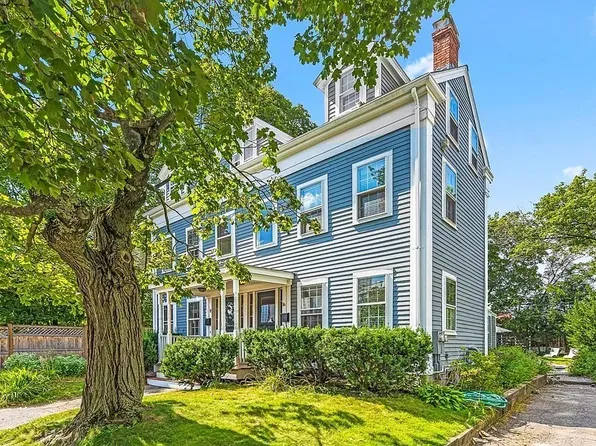 14 Schouler Ct, Arlington, MA 02476