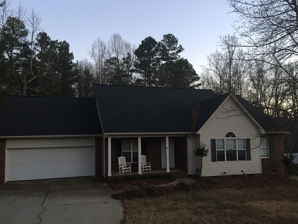 3/2 home with bonus room 
