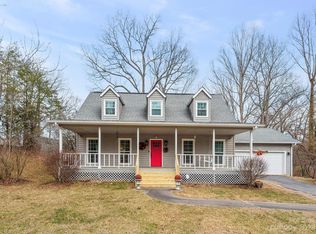 102 Charles Ridge Rd, Asheville, NC 28805