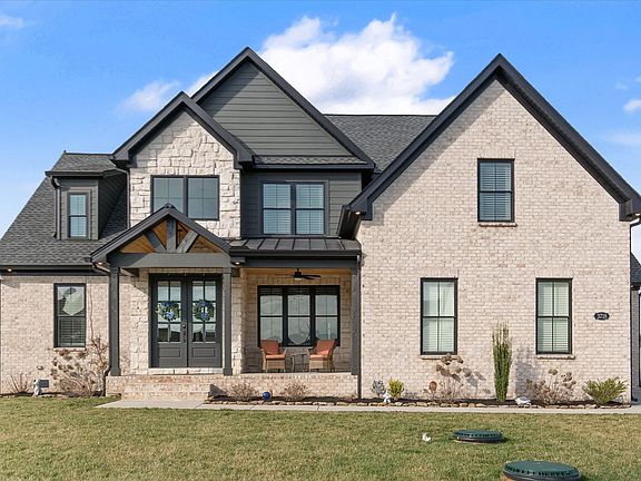 2nd image of 3718 Carriage Dr