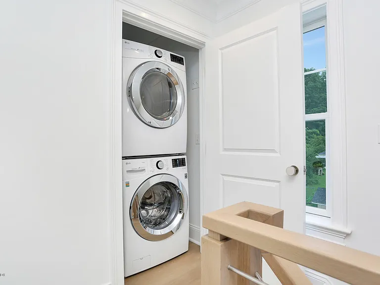 257 Bruce Park Ave #B — Photo 10