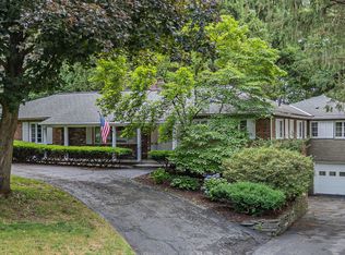 2489 Hilltop Rd, Niskayuna, NY 12309