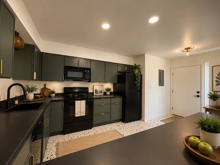 1012 Driftwood Dr — Photo 4