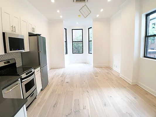 Rented by Francine Realty | media 17