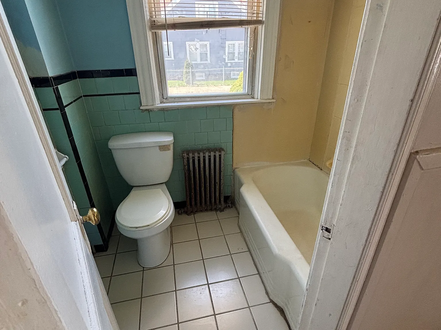 1 bed, 400 sqft, $1,300 — Photo 2