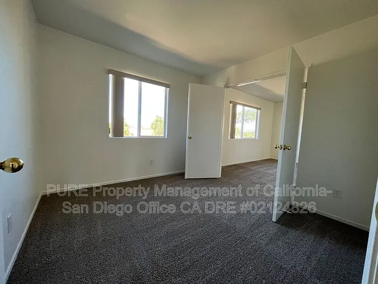 535 Island Breeze Ln — Photo 13