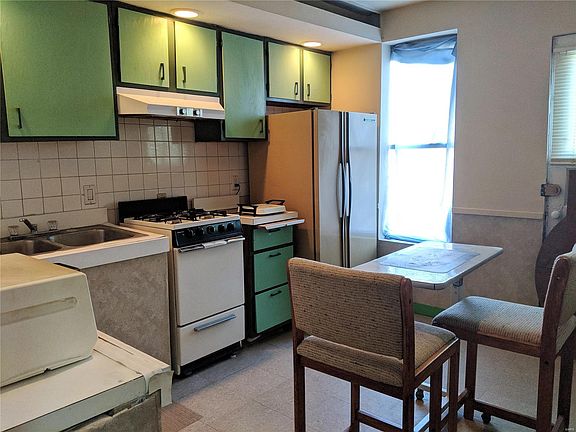 4th image of 5863 Minerva Ave
