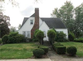 4 Grasmere Rd, Lockport, NY 14094