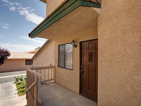 3rd image of 27535 Lakeview Dr Unit 2