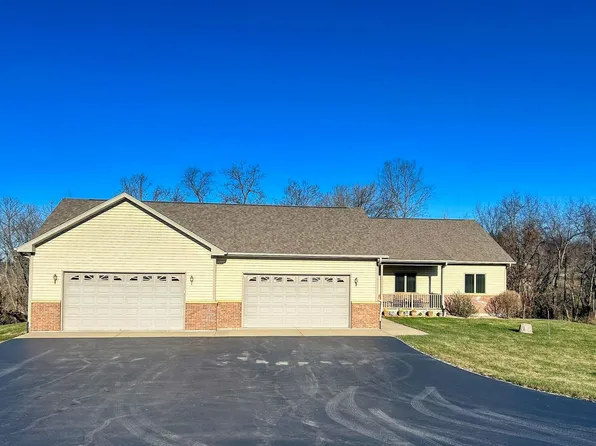 4-47 Grandview Dr, Lanark, IL 61046