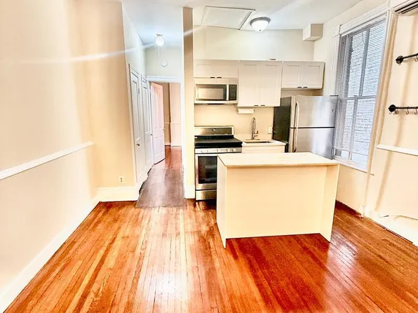 911 Prince St APT 2, Alexandria, VA 22314