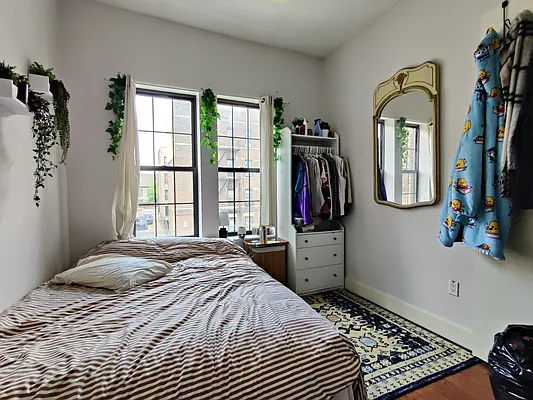 Rented by Signature Property Realty | media 20