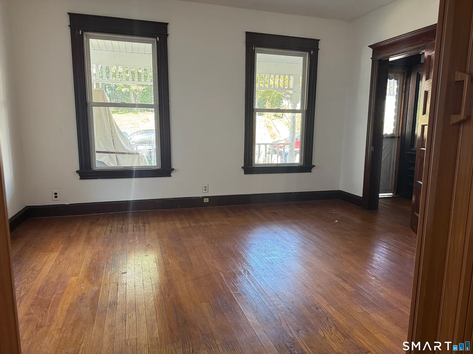 3 bed, 1.0 bath, 1000 sqft, $2,300 — Photo 2