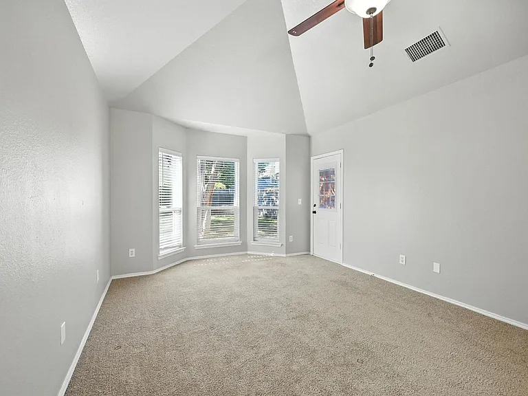1100 Timberline Ln — Photo 9