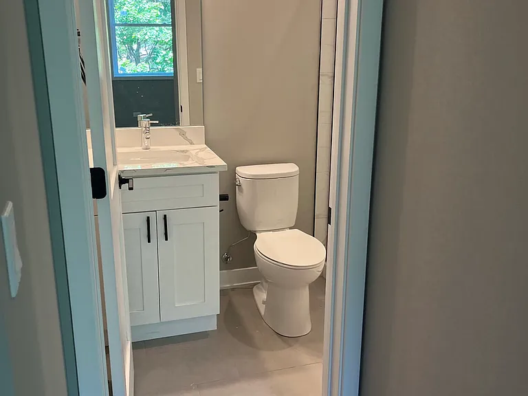 1317 W Carmen Ave #3F — Photo 7