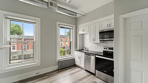 201 W Barnard St Photo 1