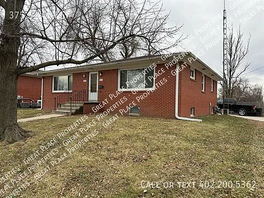 Building Photo - 375 S 44th St