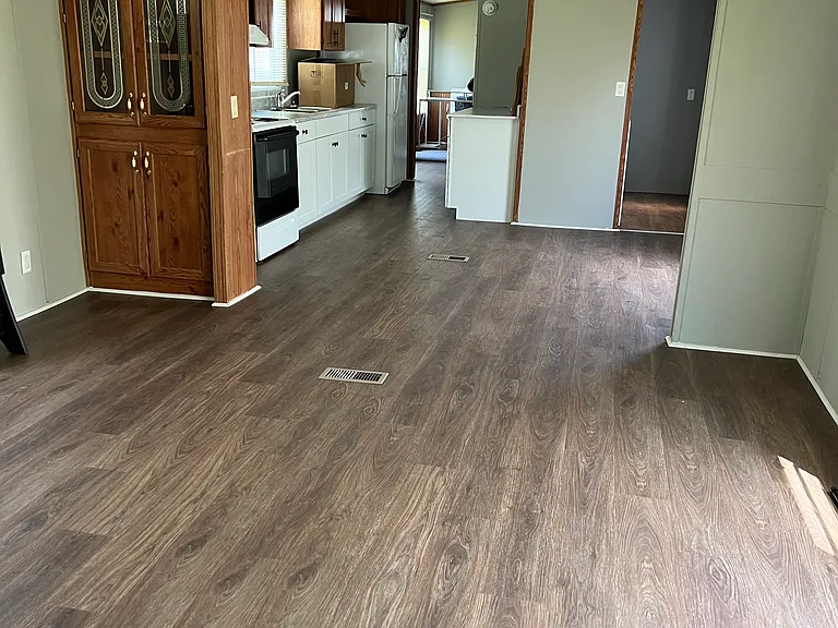 Driftwood Dr — Photo 2