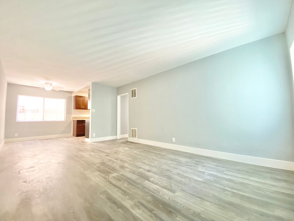 1st image of 3107 Durango Ave #6