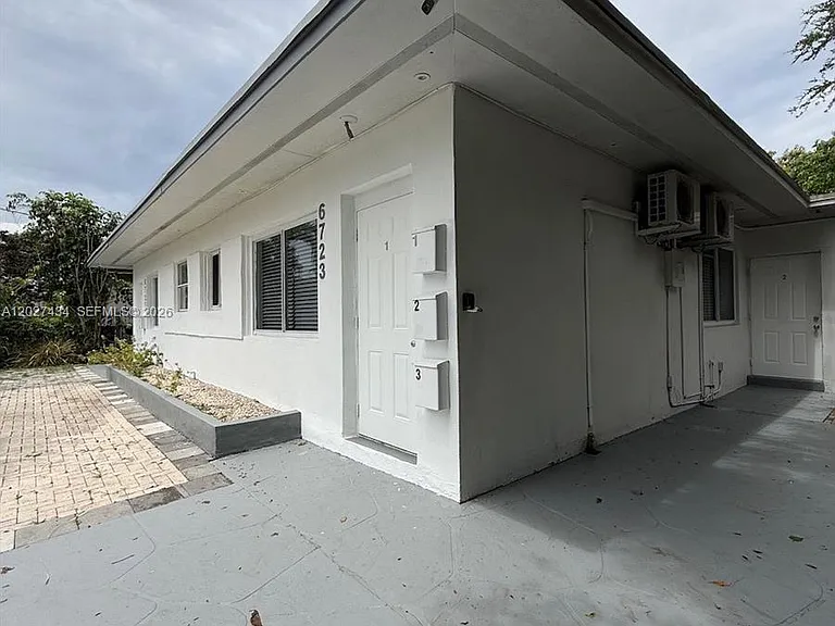 6723 NE Miami Pl #2 — Photo 8