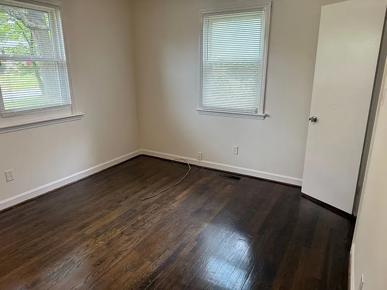 4914 Unaka Ave — Photo 3