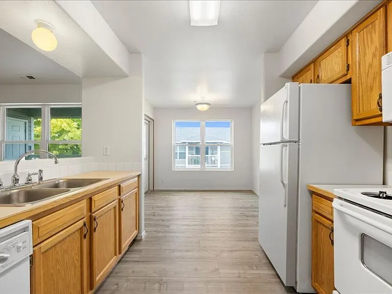 6405F Chapel Hill Blvd #F201 — Photo 13