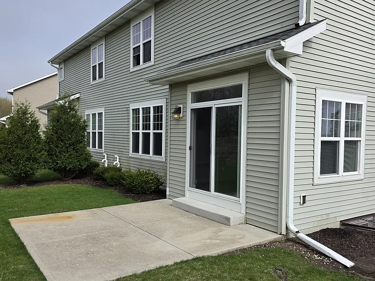 1035 Jackson Pl — Photo 5
