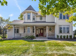 8969 Deer Run Dr N, Allenton, WI 53002