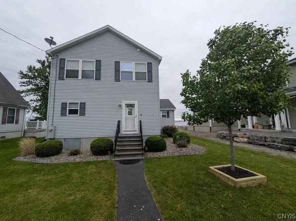 7487 W Murray Dr, Cicero, NY 13039