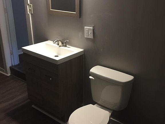 5th image of 824 Saratoga St APT 1