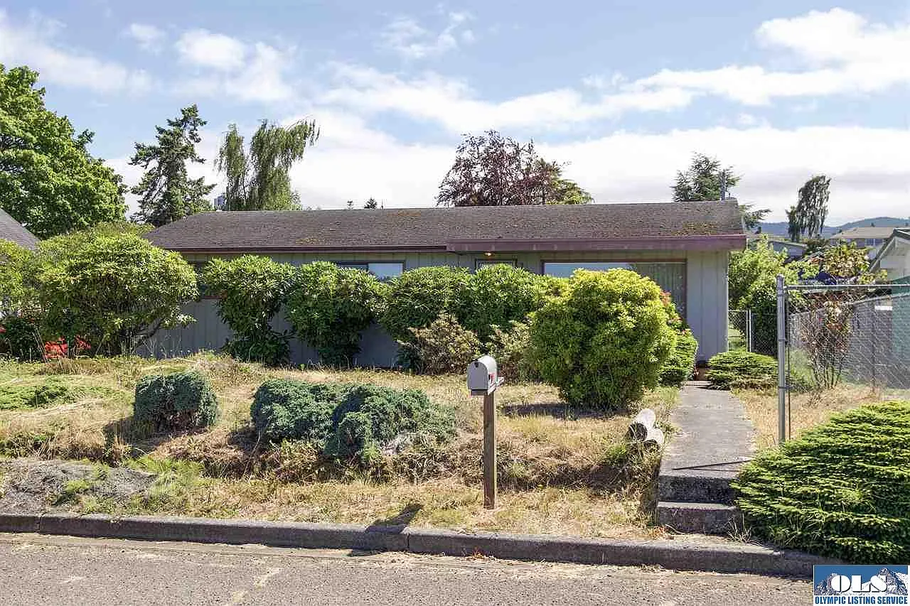 126 E Orcas Ave photo 1