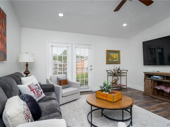 120 15th St E APT 219, Tuscaloosa, AL 35401