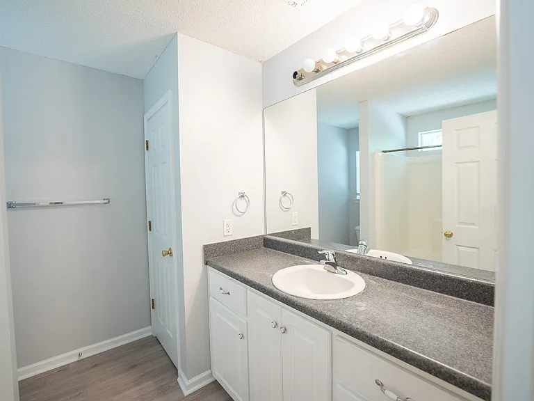 123 W Tisbury Ln — Photo 18