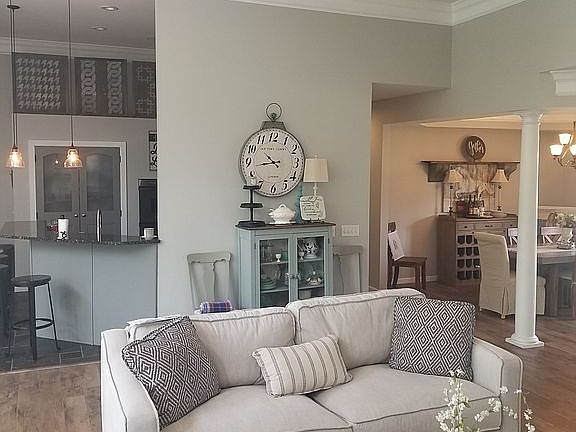 4th image of 73 Brook Hollow Ct