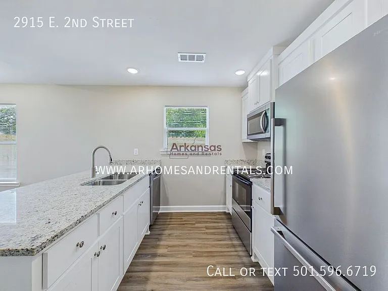 2915 E 2nd St — Photo 5