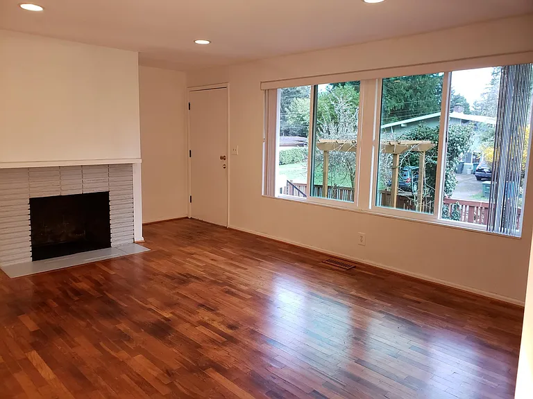 6225 Park Way — Photo 2