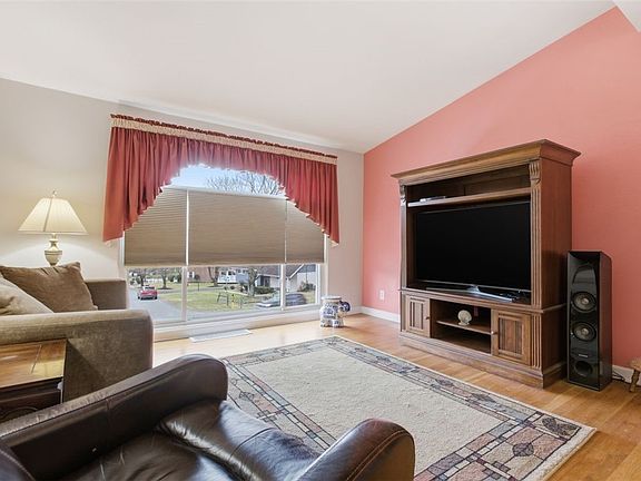 4th image of 222 Elfinwild Rd