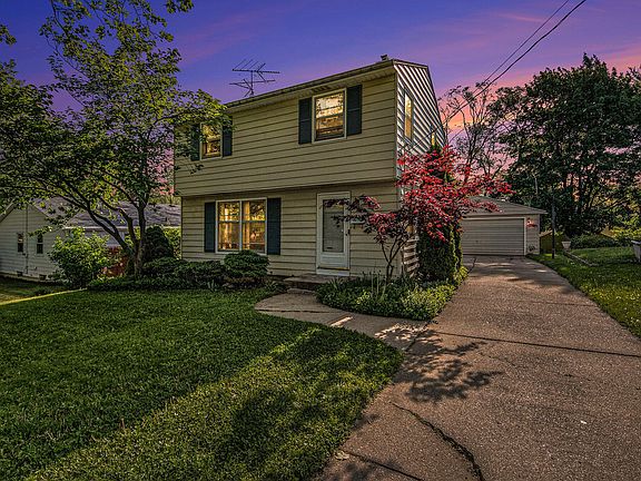 2nd image of 1400 Burke Ave NE