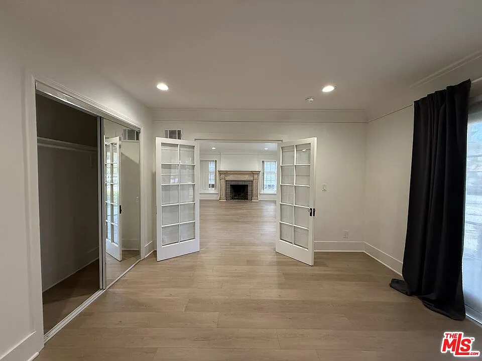 3 bed, 2.0 bath, 1444 sqft, $4,380 — Photo 3