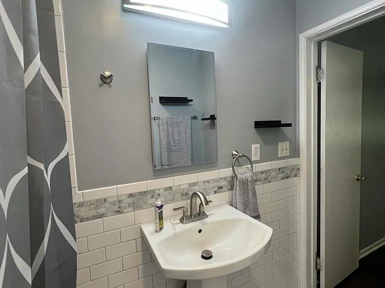 253 E Center St — Photo 14