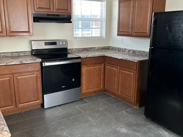 366 12th St #2, Rainelle, WV 25962