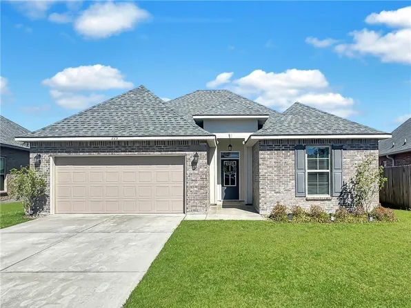 225 Louisiana Iris Cir, Slidell, LA 70458