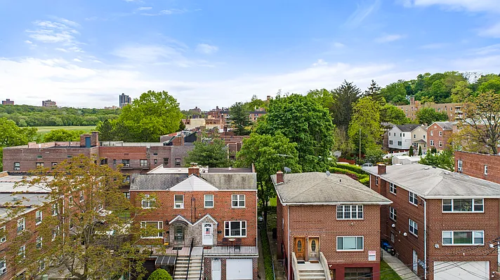 Rented by Compass | media 11