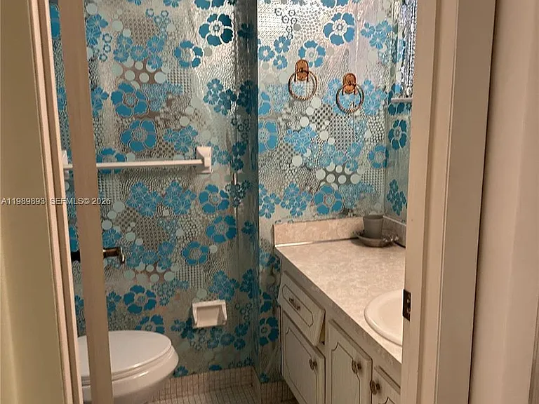 410 SE 2nd St #118 — Photo 8