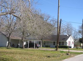 701 Cahill Rd, Angleton, TX 77515