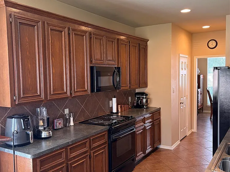 2515 Silverton Bnd — Photo 17