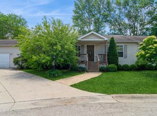 1097 Country Club Rd, Elgin, IL 60123