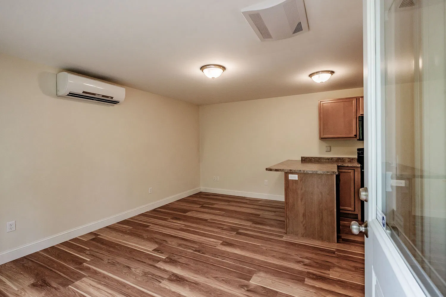 Garage Apartments — Photo 2